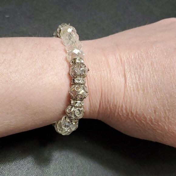 Silver tone sparkly beaded bracelet - Picture 2 of 9